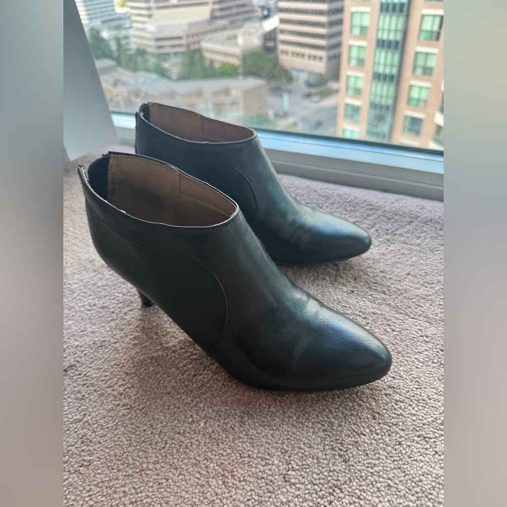 Elegant Black Ankle Boots